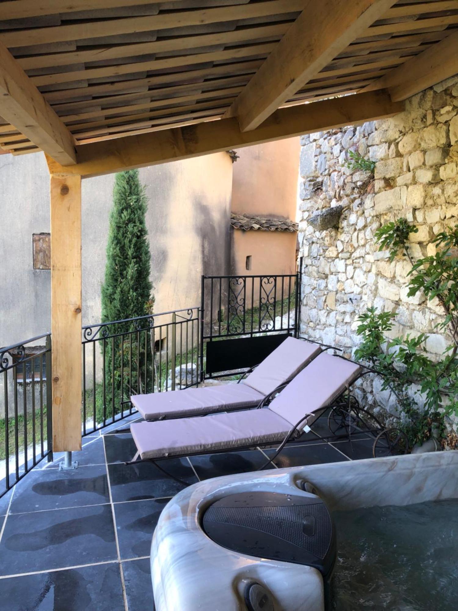 Hotel L'Oustau De La Font Reilhanette Dış mekan fotoğraf